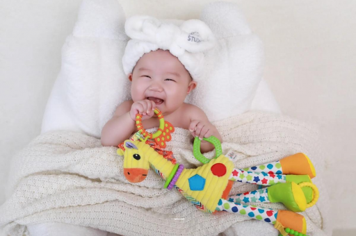 石狮1岁宝宝流鼻涕打喷嚏